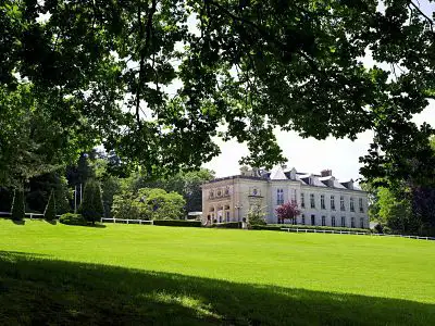 photo du château de maffliers et du parc